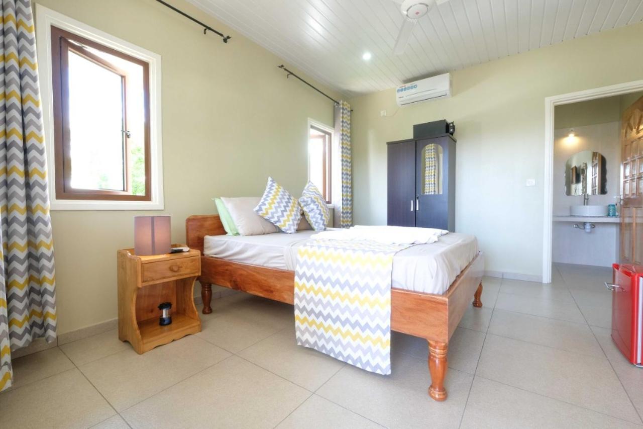 Hyde-Tide Guesthouse Ла-Діг Екстер'єр фото