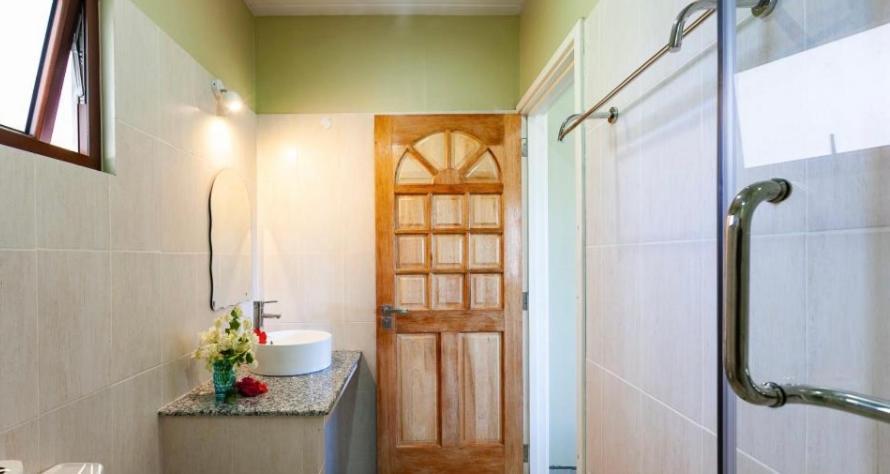 Hyde-Tide Guesthouse Ла-Діг Екстер'єр фото